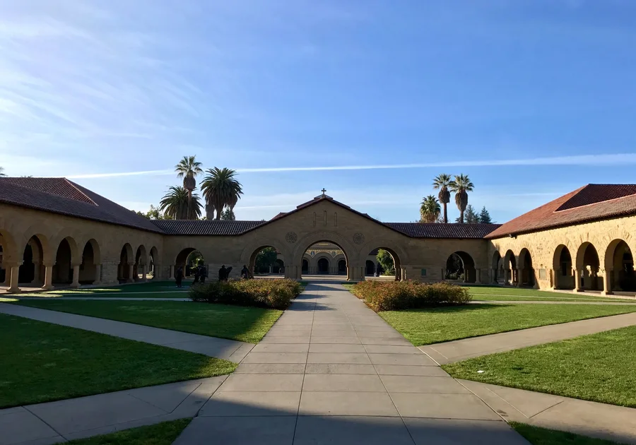 The Best Virtual Campus Tour Tools — and When You Still Need a Real Conversation