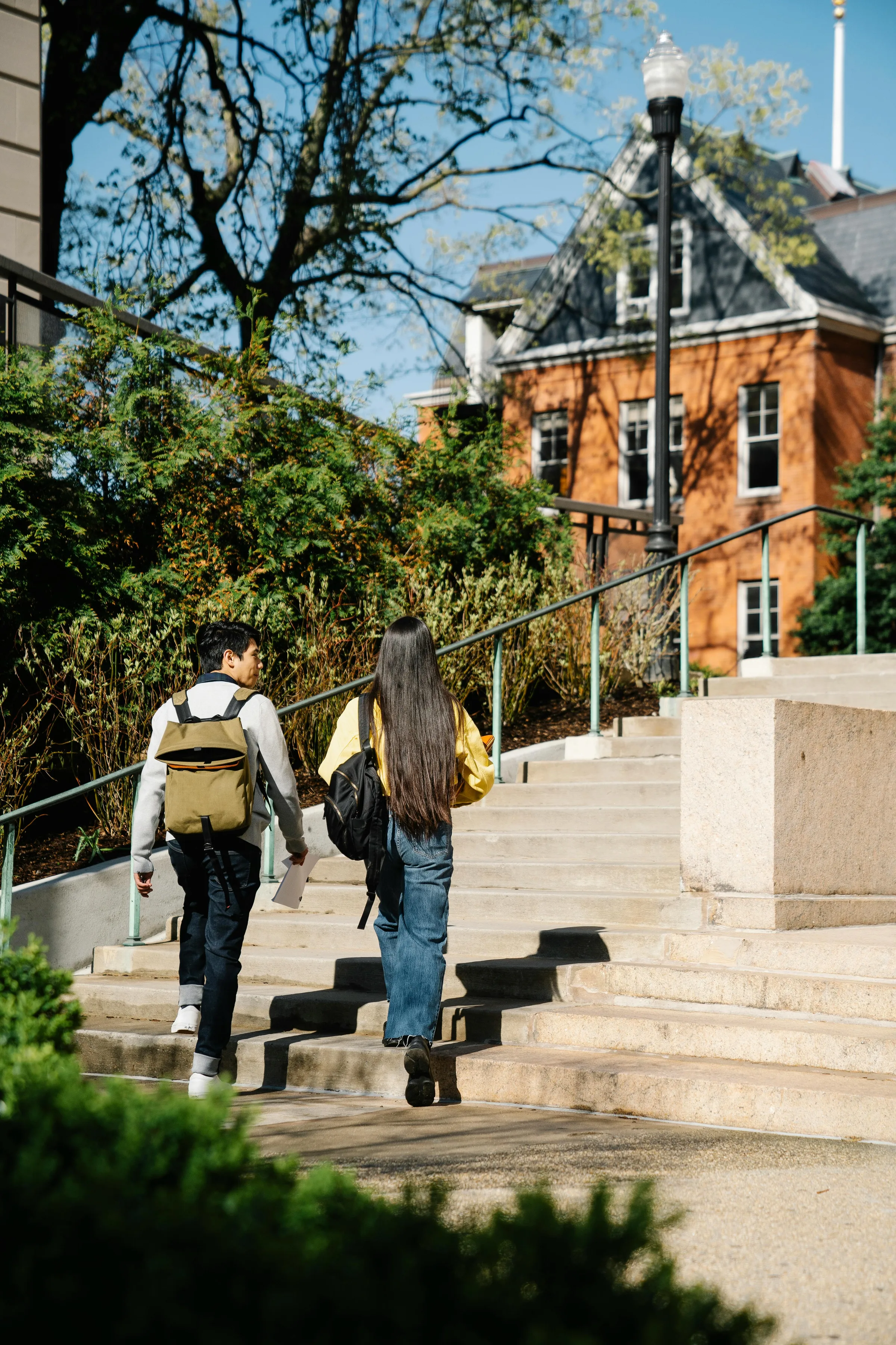 How to Tour Colleges on Weekends, Holidays, and School Breaks