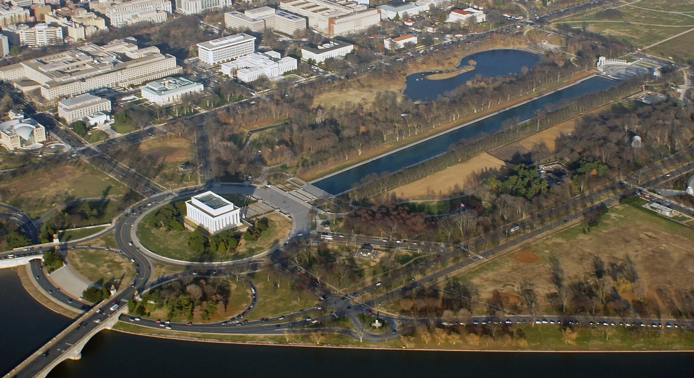 Aerial view of the Lincoln Memorial, Reflecting Pool, and National Mall in Washington, DC